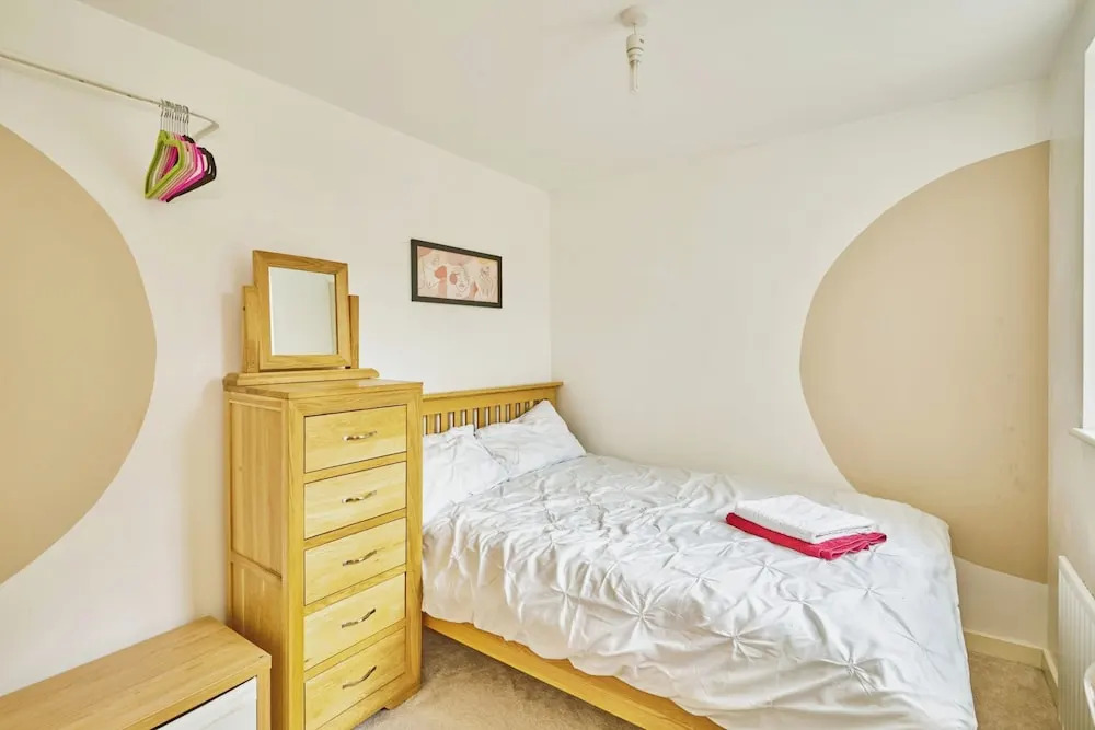 Charming 2-bedroom Flat in South Croydon