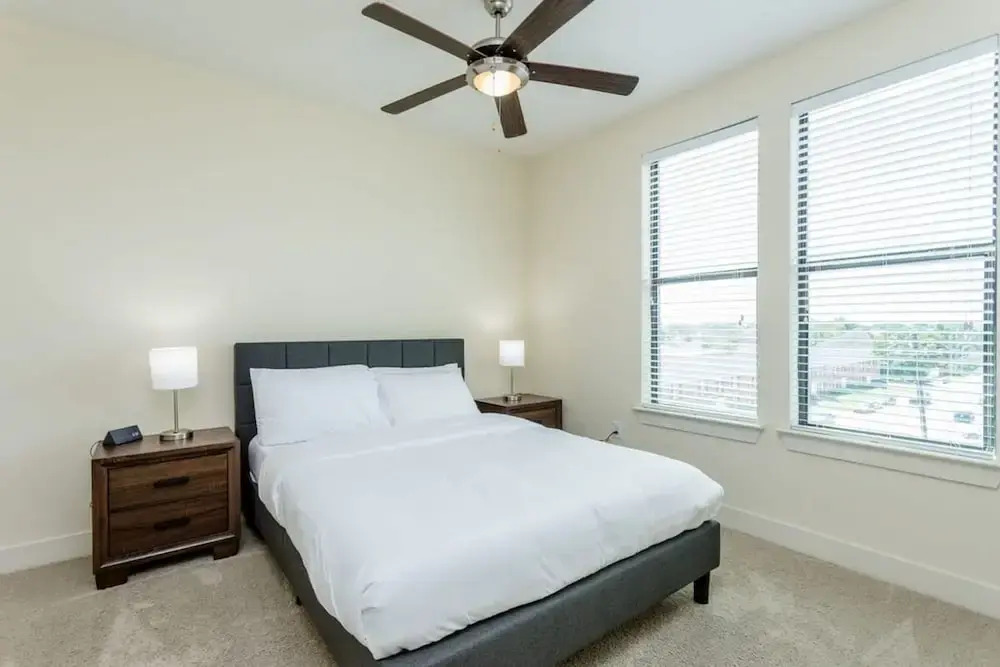 Renew Tanglewood 3-bedroom in Uptown Houston