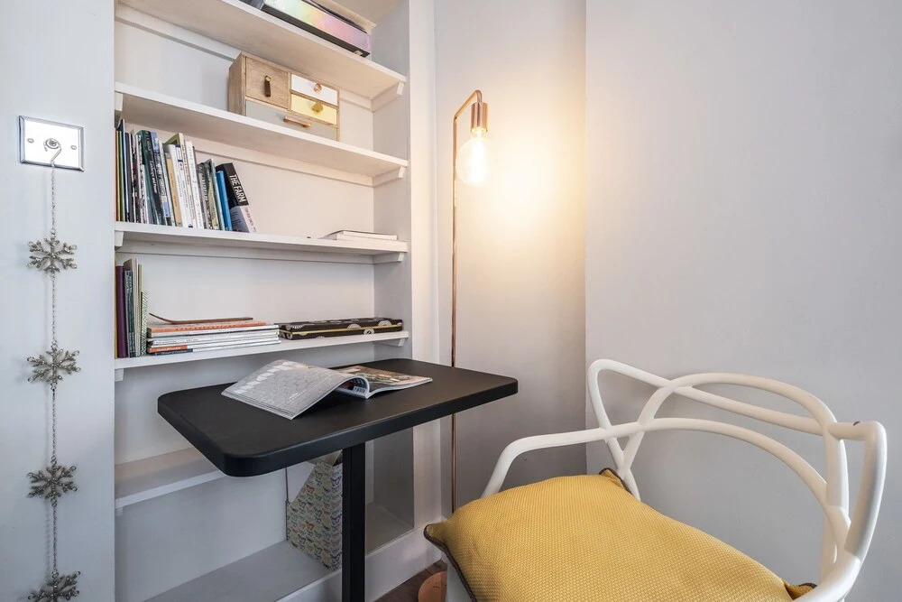 Stunning Colville Gardens Apartment - ADCT