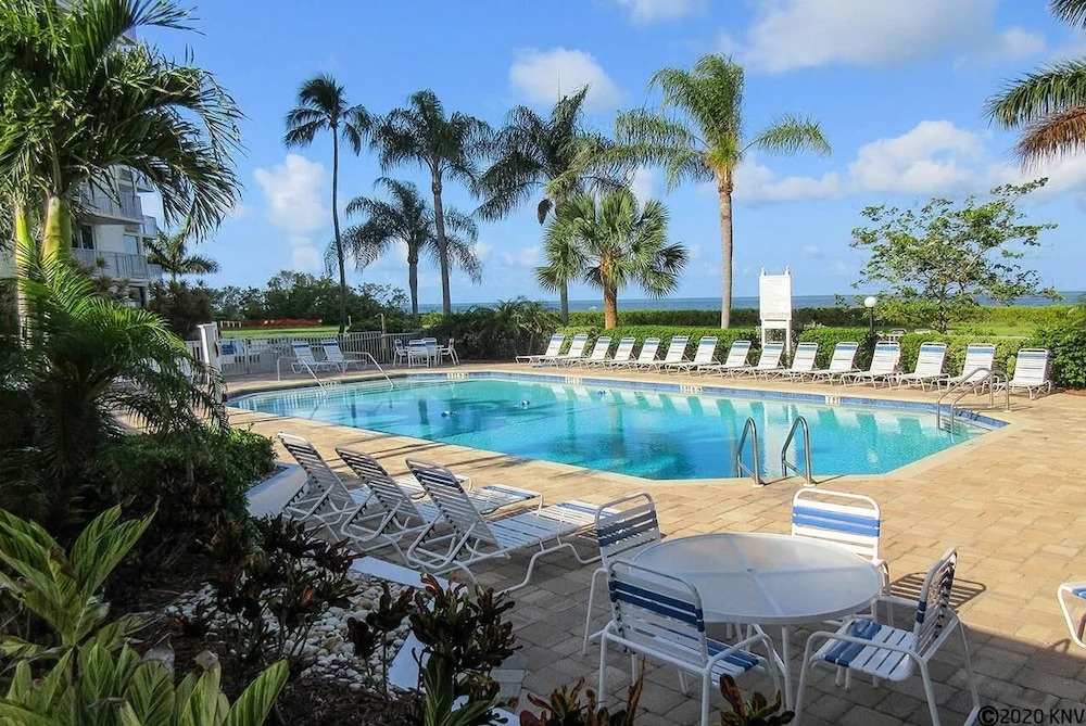 Estero Beach & Tennis 206b 1 Bedroom Condo