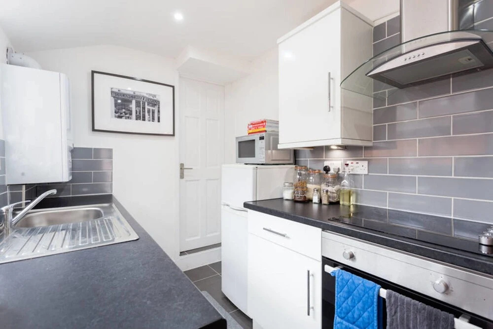 Ashton House, Luton - inhabit short stays