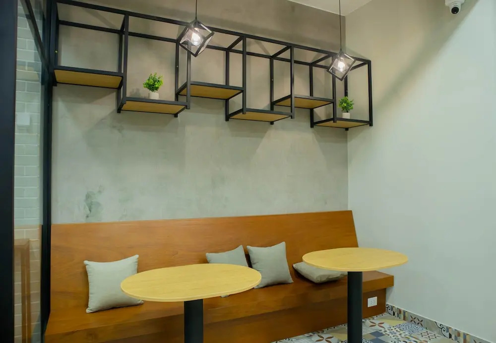 w Modern 3BR w Balcony Near Kennedy Park