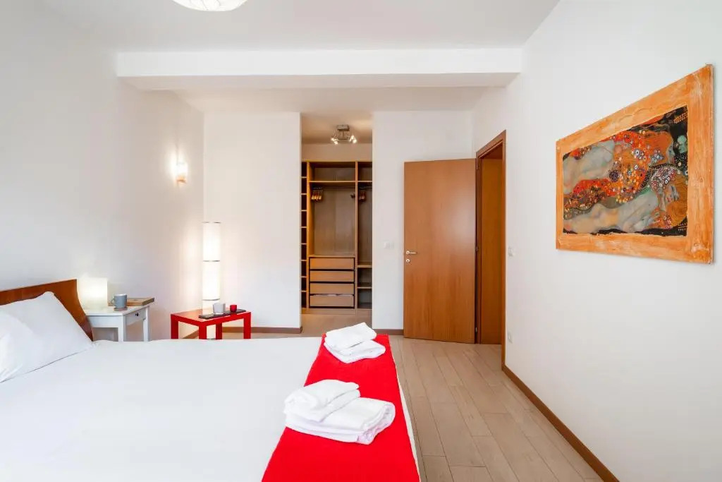 Santa Rita Roomy Apartment