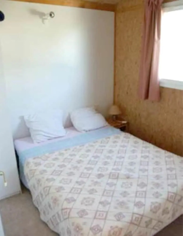 Property With 2 Bedrooms in Saint-gildas-de-rhuys, With Shared Pool, Enclosed Garden and Wifi - 800 m From the Beach