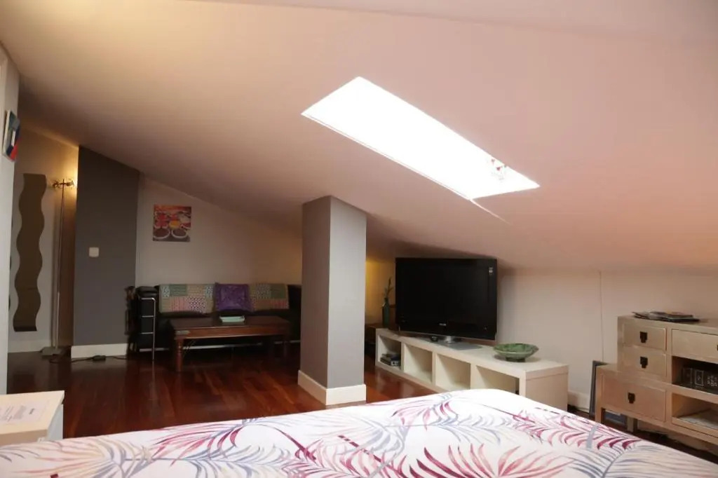 Habitación con baño, cerca de la playa