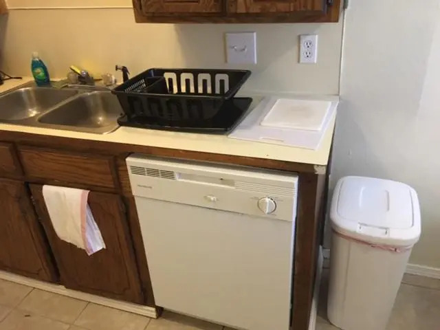 2 Bedroom Apartment for you! Next to Fort Sill