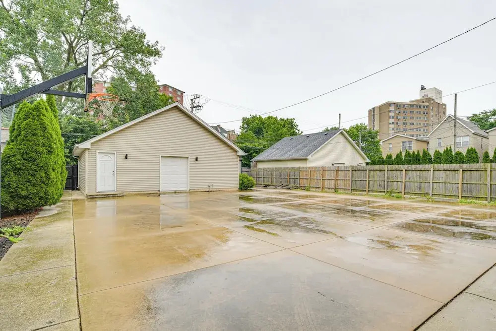 Walk to Lake Michigan: Chicago Apt w/ Yard