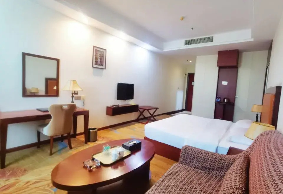 Kam · Tak · Yil Hotel