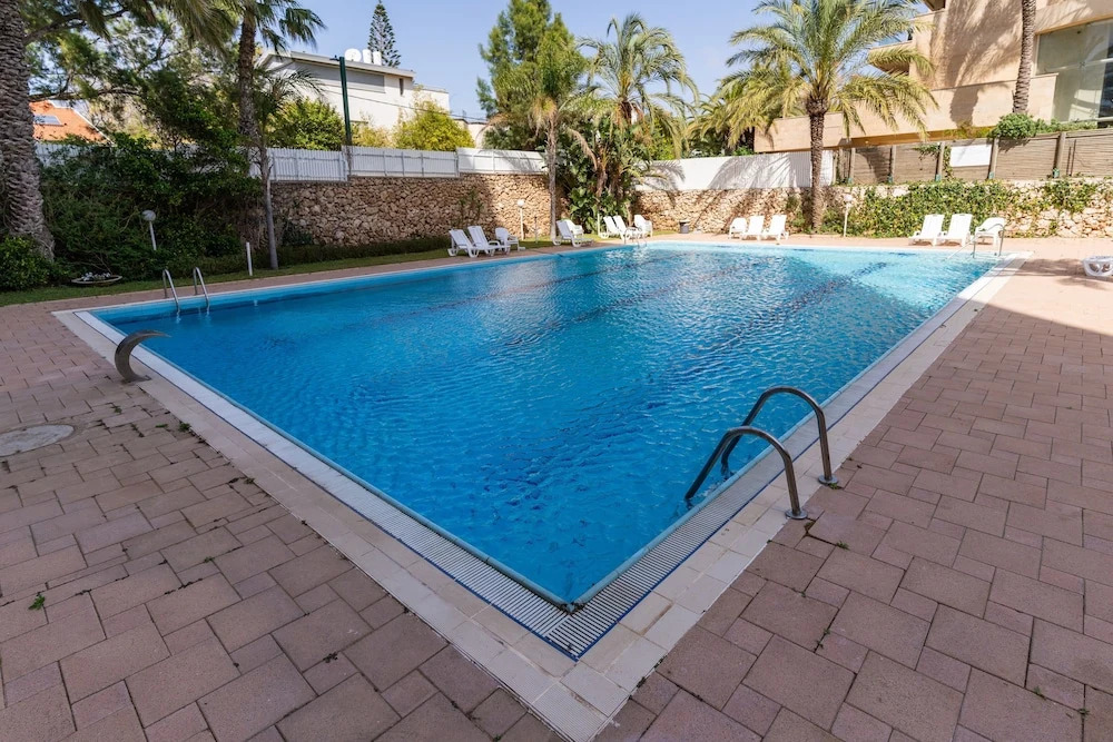 Top Tier Apartment with Swimming Pool