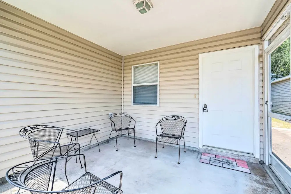 Sunny Home in The Villages with Lanai and Pool Access