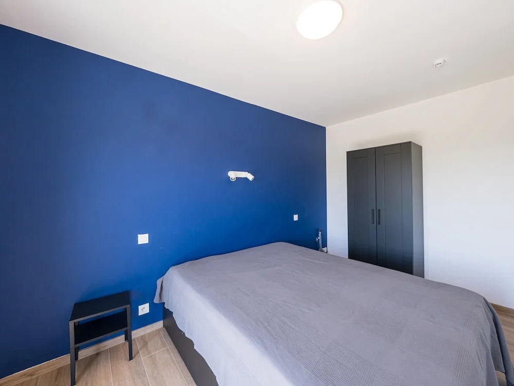 Apartment With 3 Bedrooms and sea View