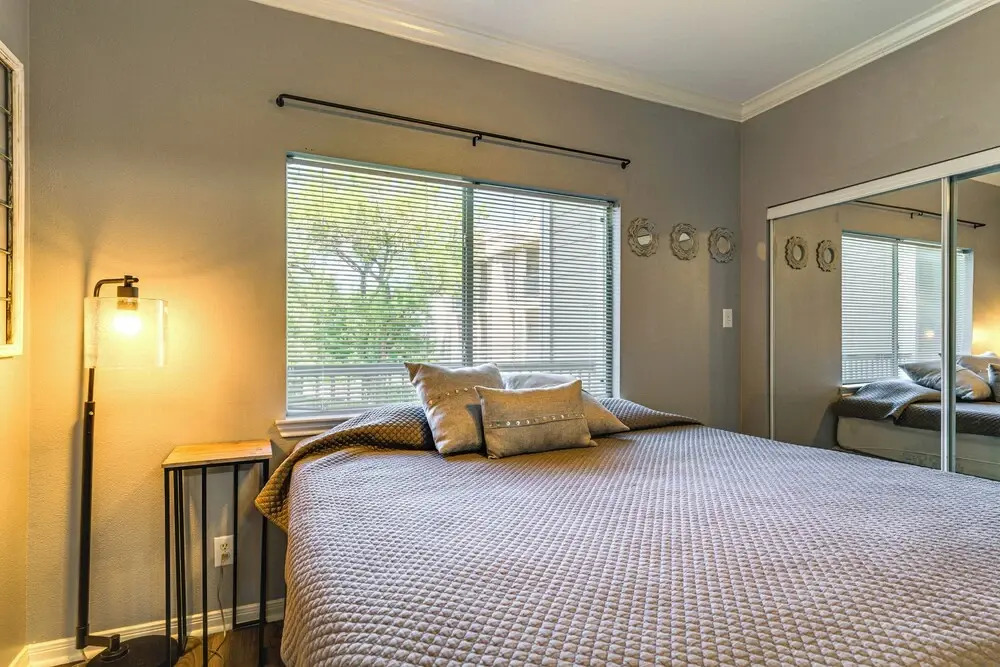 Lake Conroe Condo w/ Pool Access + Balcony!