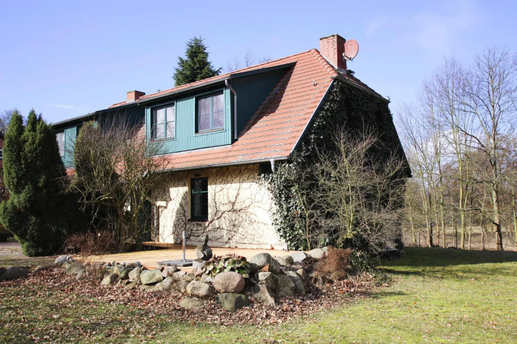 Semi detached house, Glave