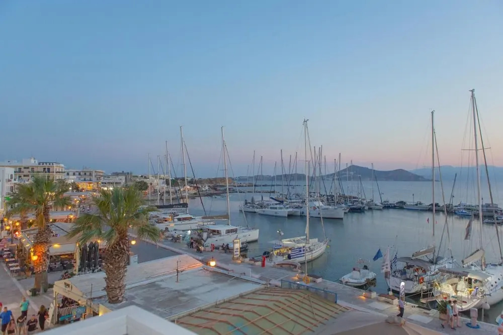 Naxos Riviera Suites