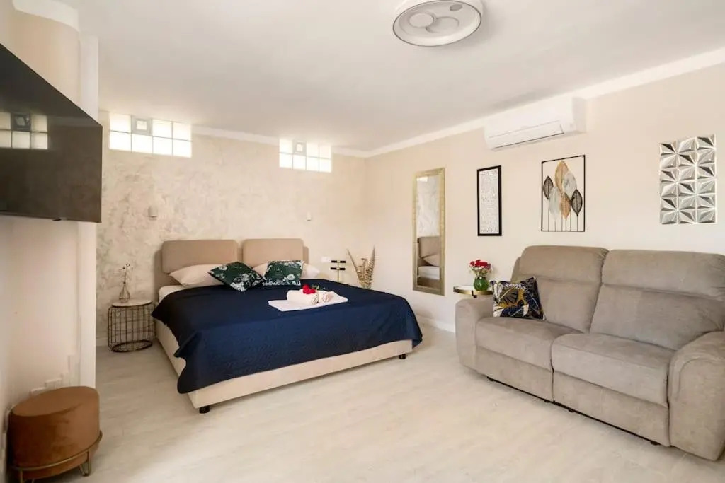 Suite by the beach for 2