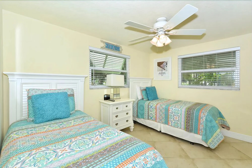 Seagrass Retreat 5 Bedrooms 3 Bathrooms Home