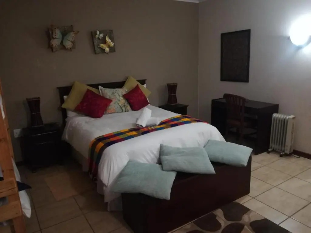 Harties Lake House - 10 Sleeper Hartbeespoort dam