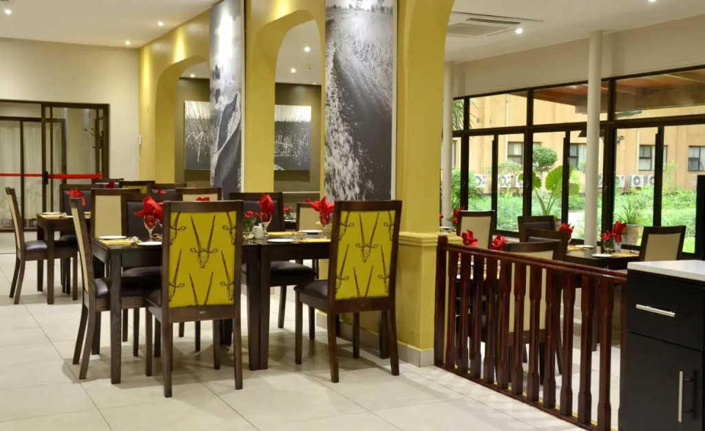 Cresta Rileys Hotel