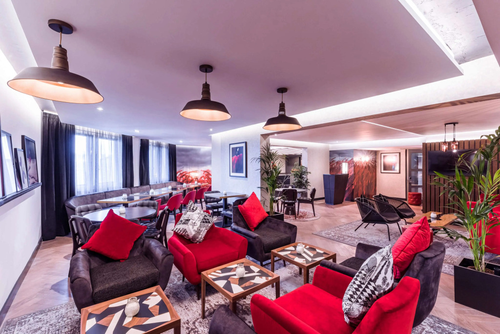 Radisson RED London Heathrow