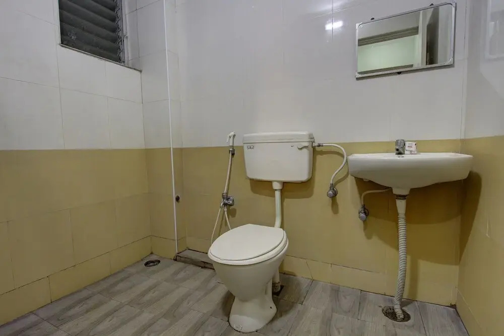 OYO 35504 Royal Park Hotal