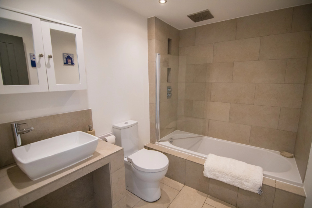 The Dairy - Luxury Cottage, Hot Tub and Summer House, Countryside Views, Pet Friendly