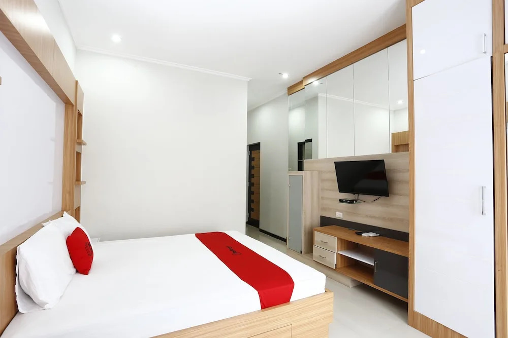 RedDoorz @ Merapi View