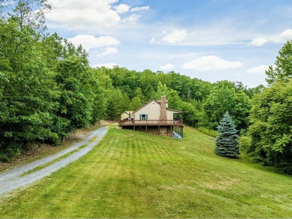 Shenandoah Views 15 Mins To Park & Luray Caverns 3 Bedroom Home by RedAwning