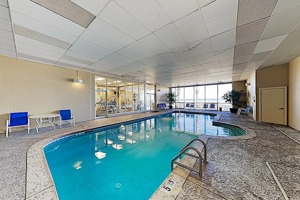 Oceanfront Paradise W/ 2 Pools & Beach Access 4 Bedroom Condo