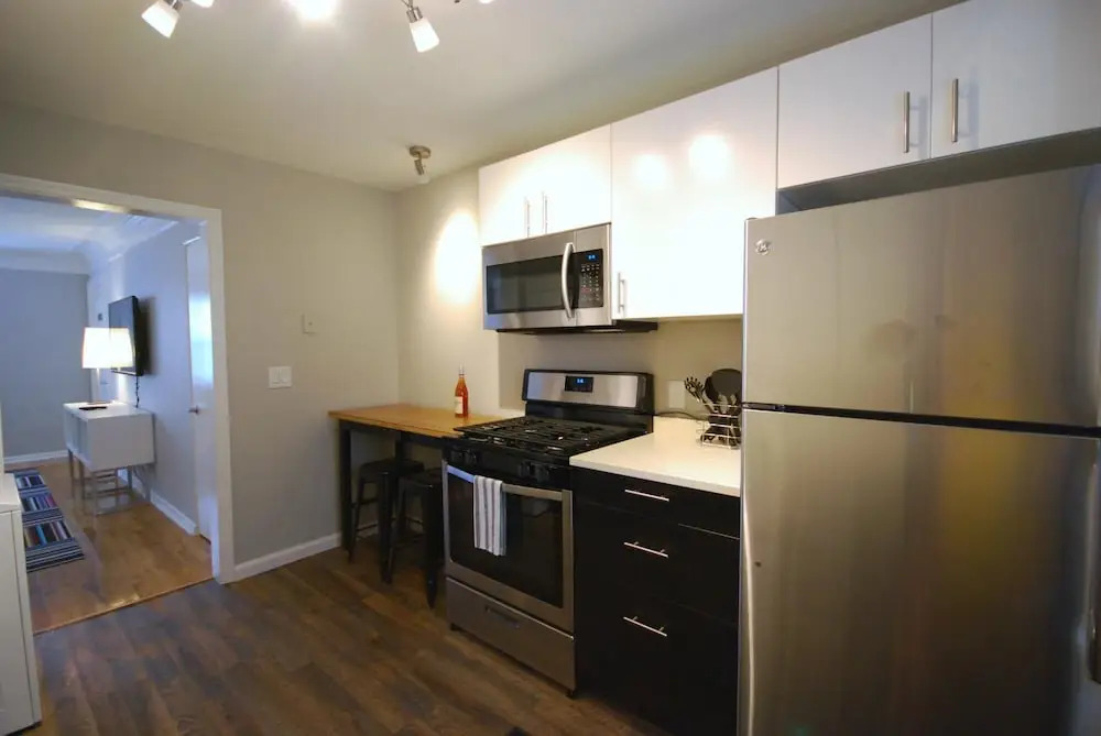 B2bk Professional Condo w Wi-fi Perfect for Business Travelers