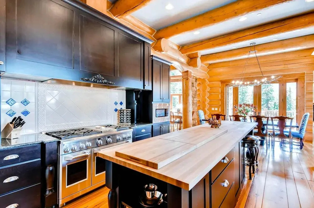 Goldenview Lodge