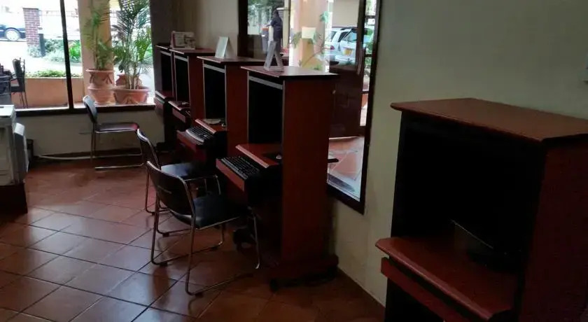New Safari Hotel