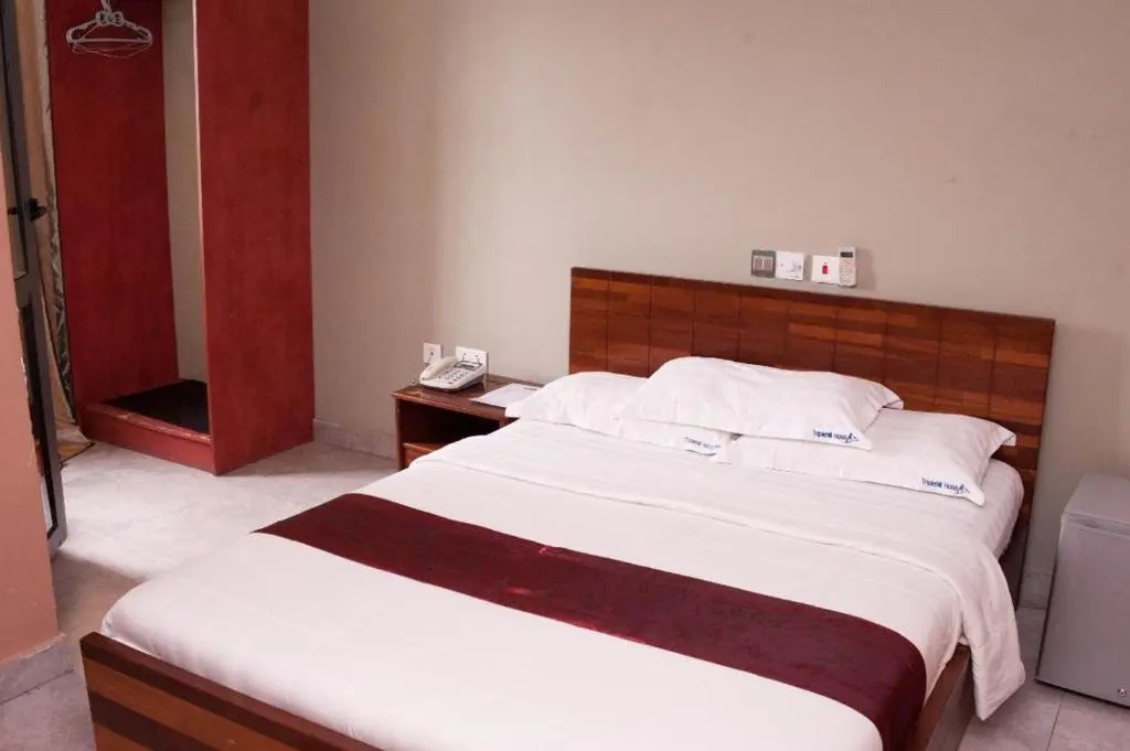 Triple Hill Hotel