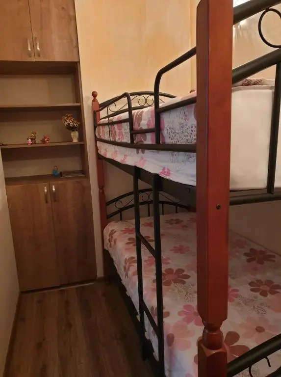 Lia's apartment in Orbi