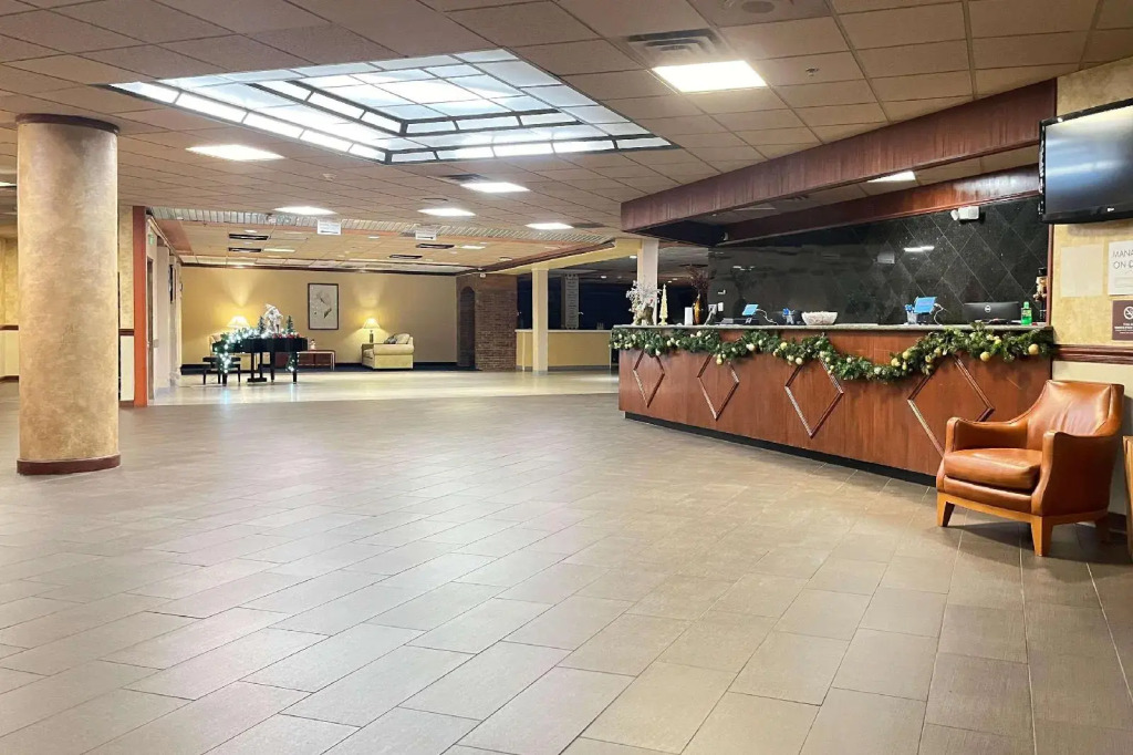 Suburban Studios, Kearney