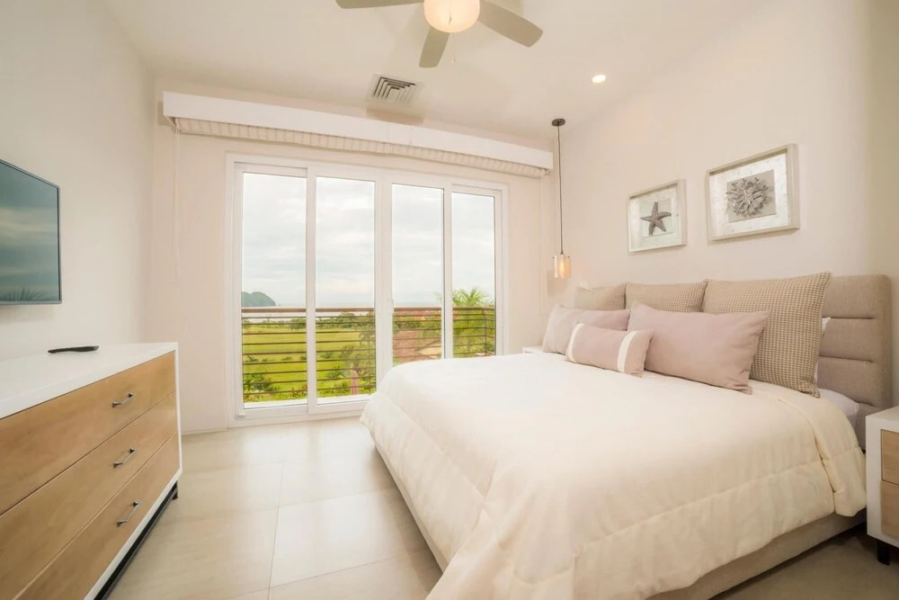 Miramar 4D - 3 bdr 3 Bath Ocean View