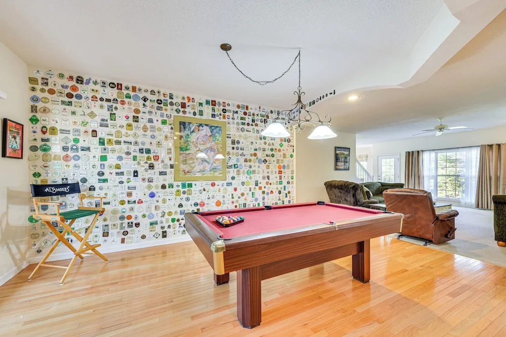 2 Mi to Pinehurst Resort: Spacious Golf Getaway!