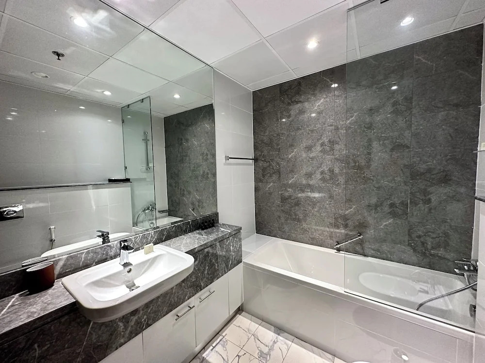 Lux BnB I Amna Tower I Sky Line Views