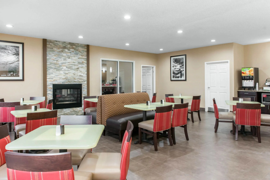 Comfort Suites Terre Haute University Area