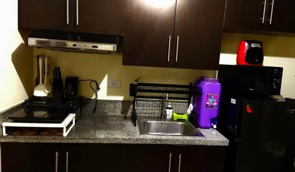 A Refreshing Condo Unit Near BGC, Ortigas & Makati with NETFLIX and WiFi
