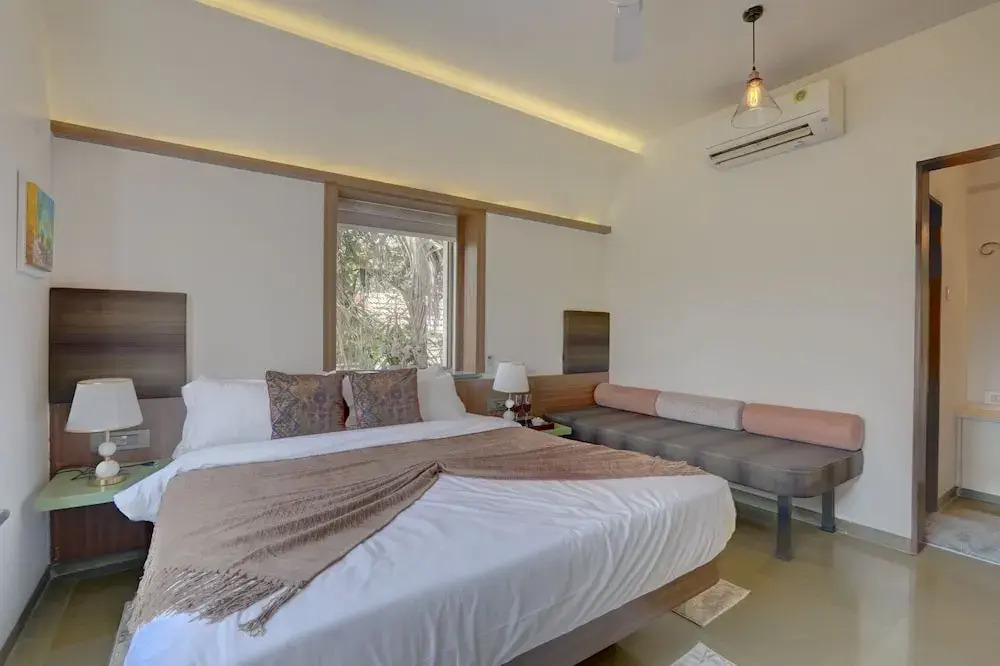 Alaya Stays Adarsh Villa Pet-Friendly 3-BHK With Swimming Pool, Balcony, Bathtub and Scenic Views