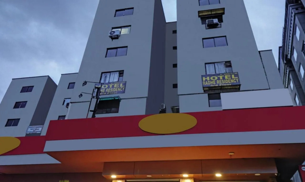Itsy By Treebo - Radhe Residency