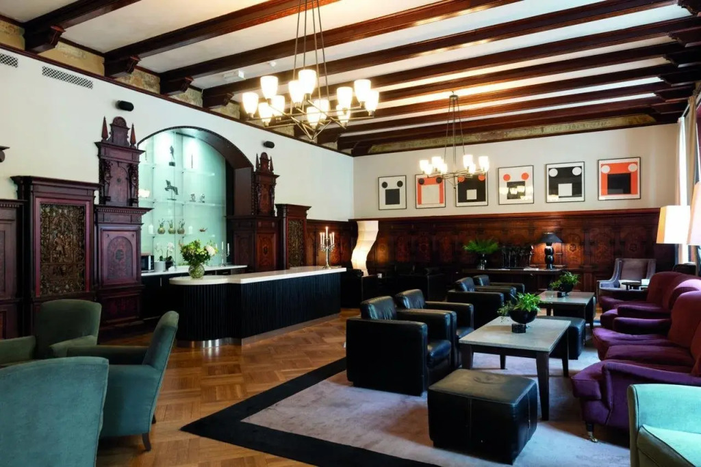 Elite Hotel Knaust