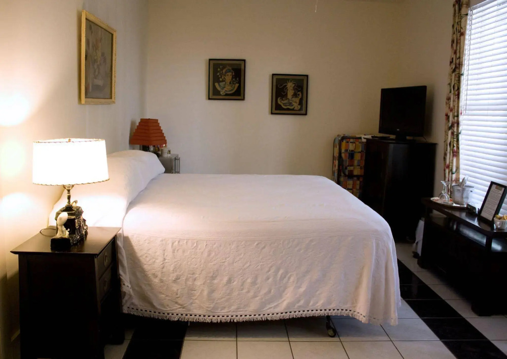 Hibiscus Coffee & Guesthouse
