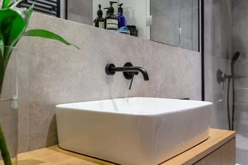 Modern 2 Bedroom Garden Apartment in West Hampstead