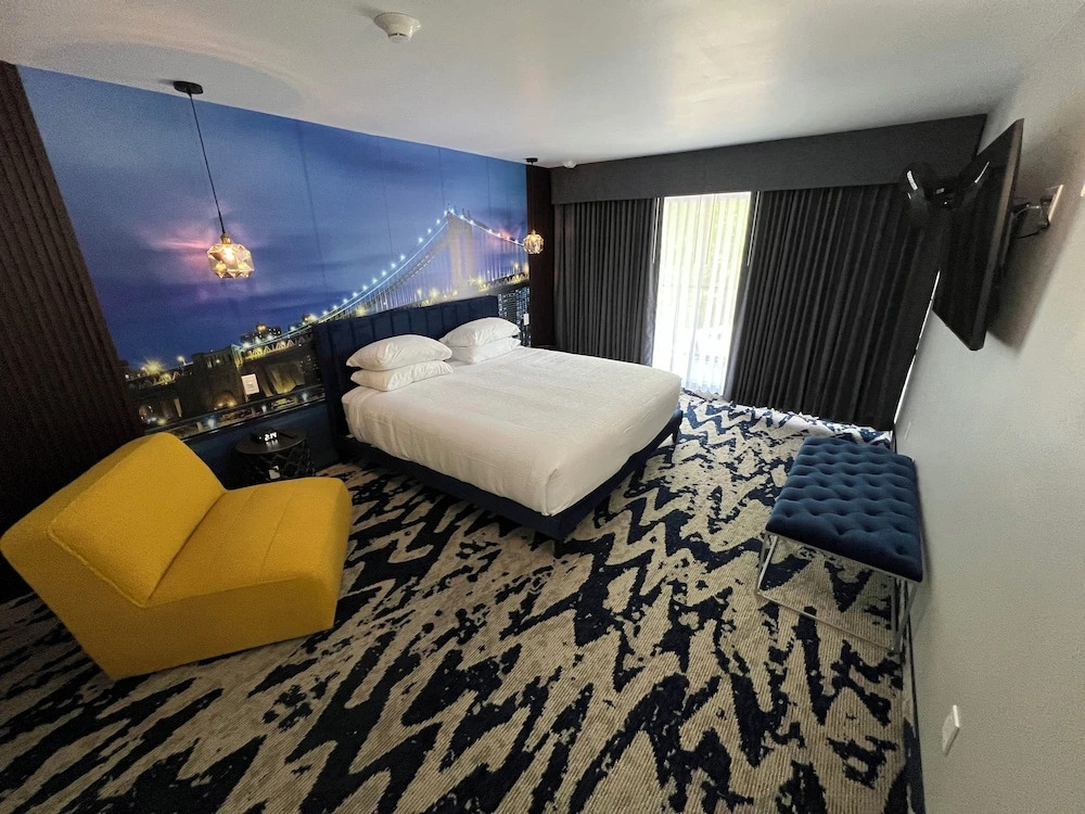 Lighthouse Suites