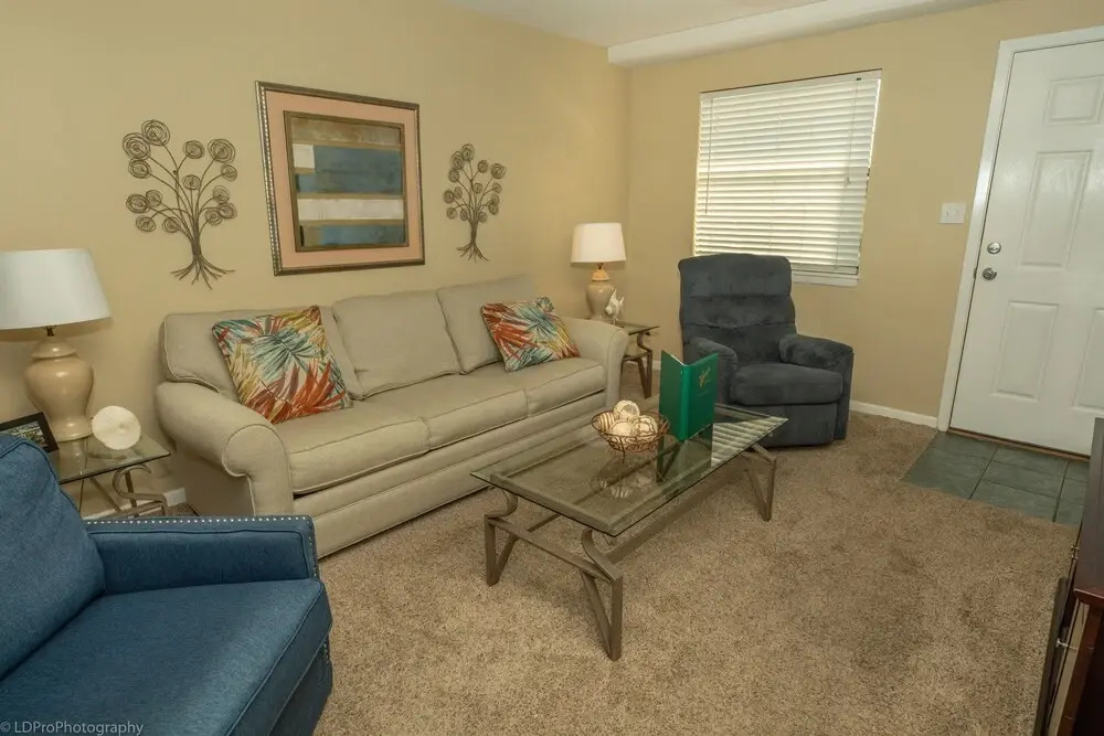 Venus 106 1 Bedroom Condo by Redawning