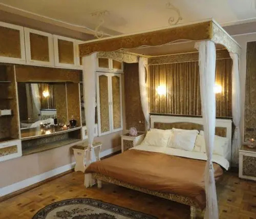 Classic Apartment On Kievyan
