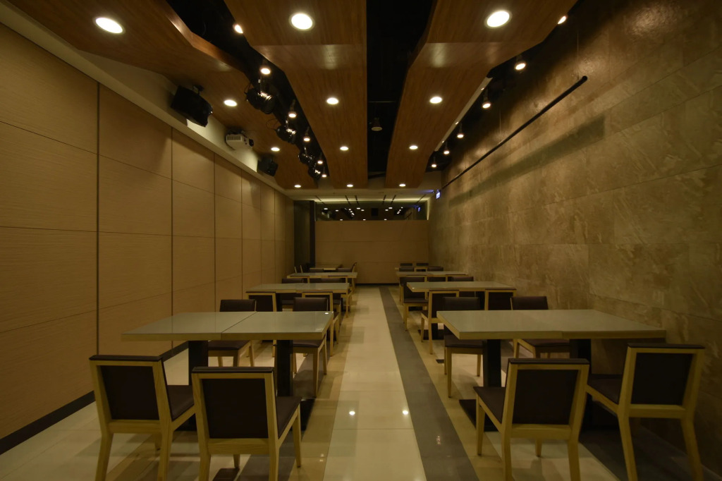 Green Hotel - Tea Way