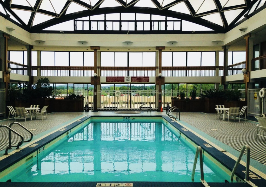 Holiday Inn & Suites Pittsfield-Berkshires by IHG
