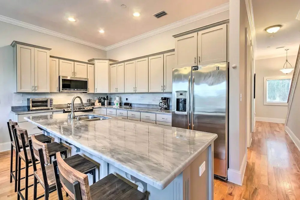 Home Near 30 A: Walk to Beach, Shops & Bicycles!